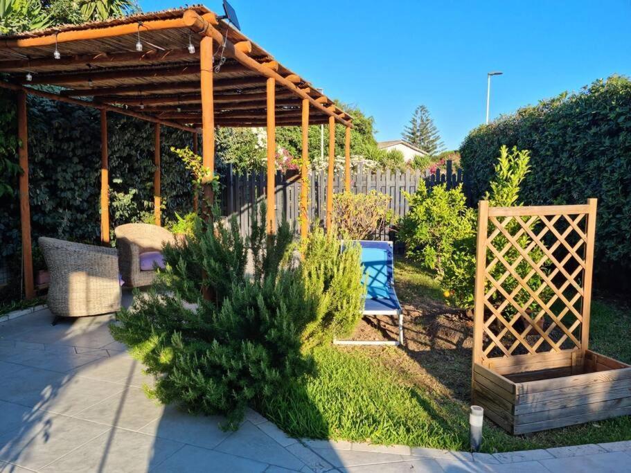 Villa Tea, Residenza Incantevole Con Giardino . Flumini di Quartu Exterior foto